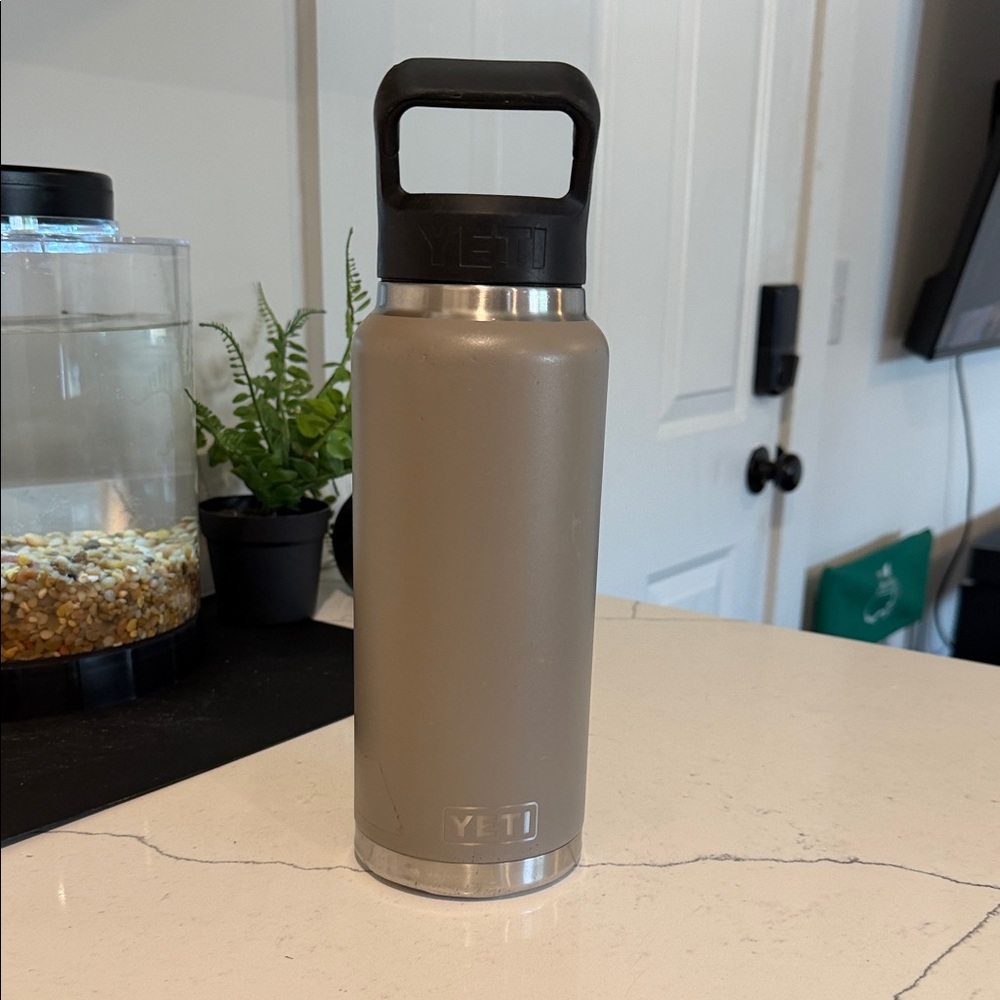 YETI Stainless Steel Bottle in Taupe